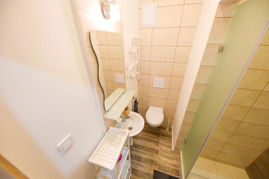 Apartament 1 Bedroom Flat In Nyar Str., Budapesta