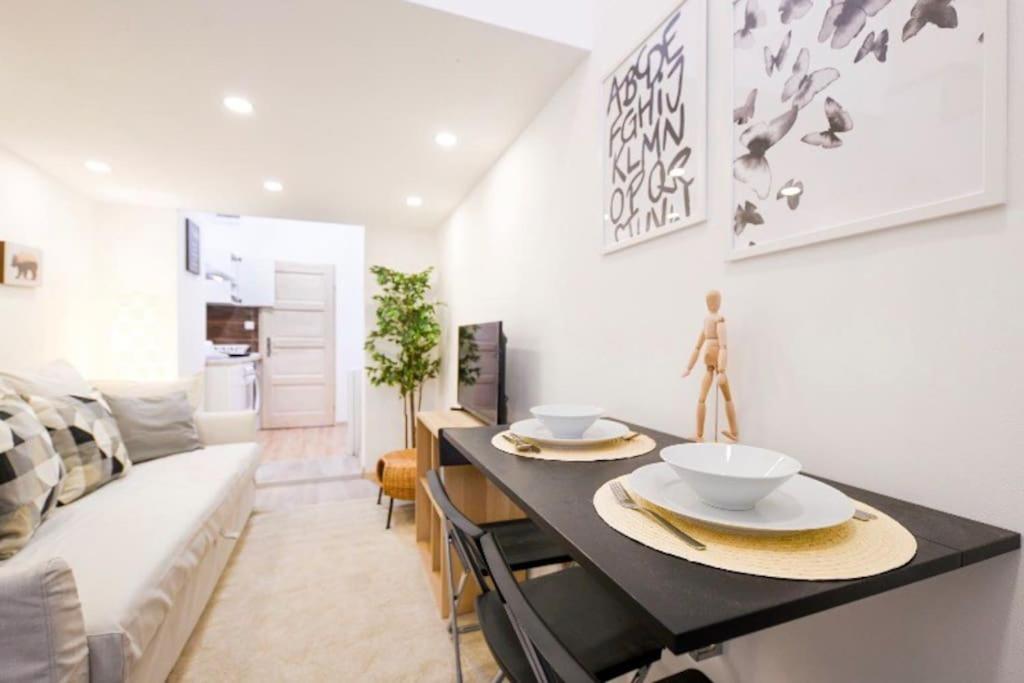 Apartament 1 Bedroom Flat In Nyar Str., Budapesta