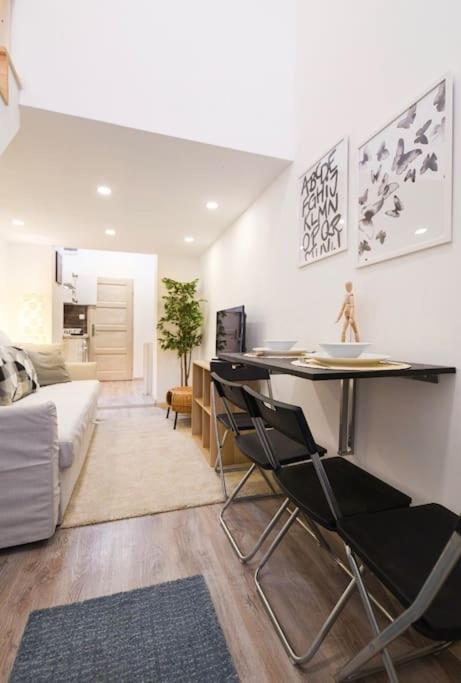 Apartament 1 Bedroom Flat In Nyar Str., *